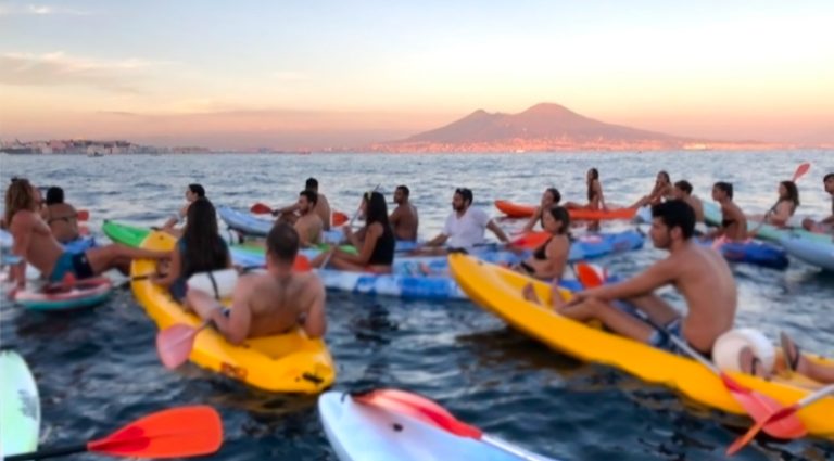 Escursione in Kayak lungo la costa di Posillipo con aperitivo in spiaggia