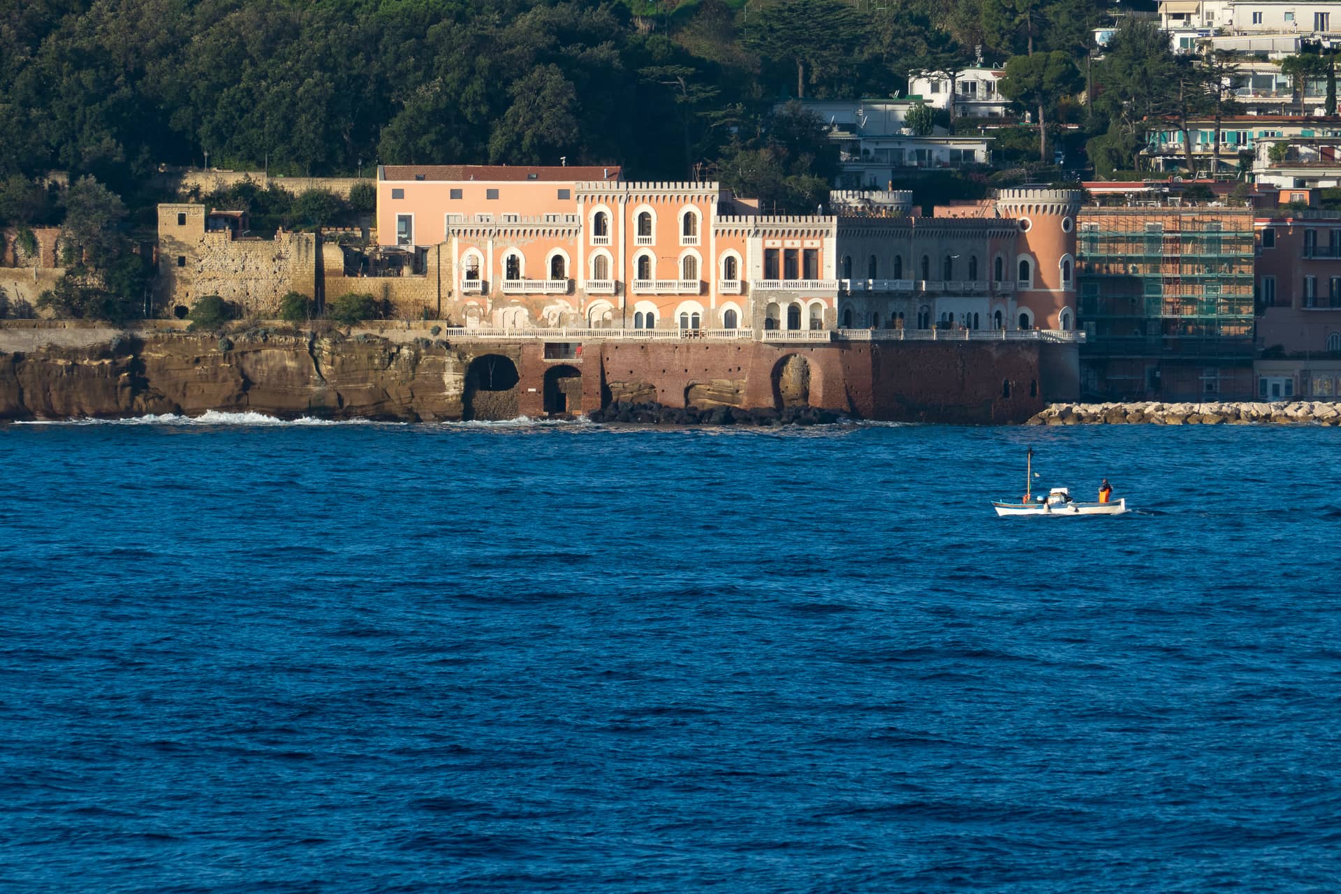 Tour in barca sulla costa di Posillipo